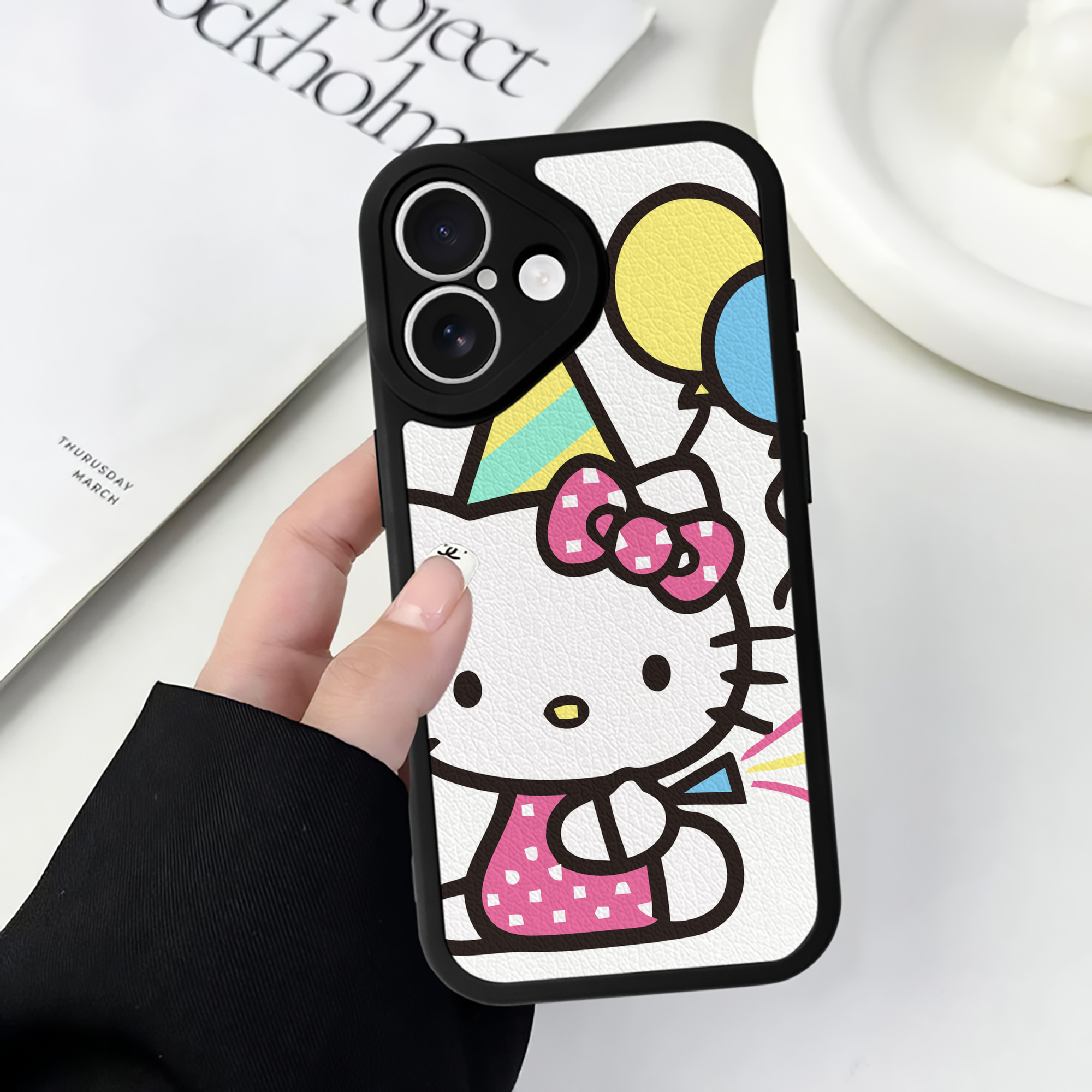 （画像用） Hello Kitty ハローキティ 【iPhone 16シリーズ対応】シリコンスマホケース（レザー調） 材質：シリコン